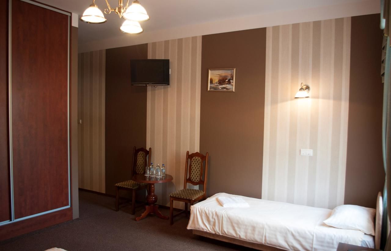Отель Hotel Nad Rzeczką Торунь-37