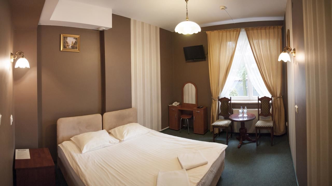 Отель Hotel Nad Rzeczką Торунь-9