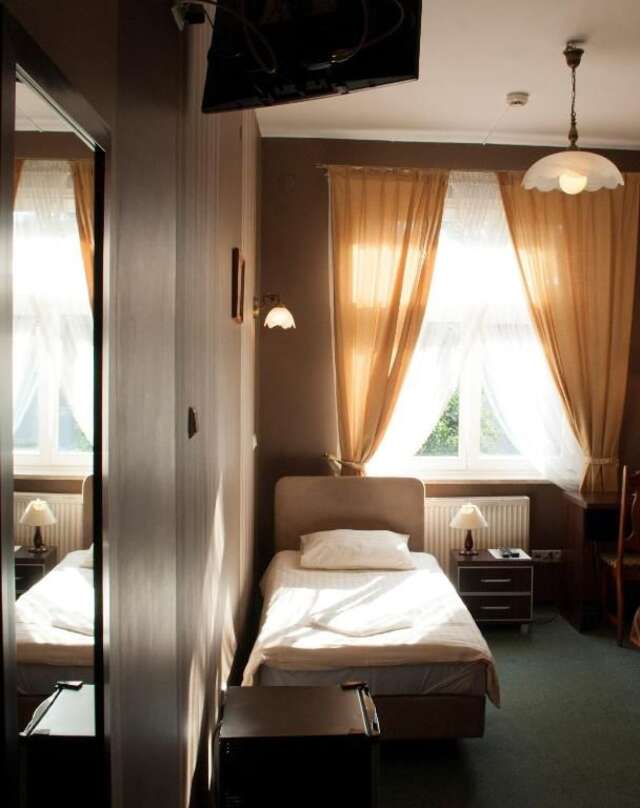 Отель Hotel Nad Rzeczką Торунь-50